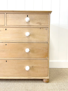 A 19th Century English Chest of Drawers/Dresser