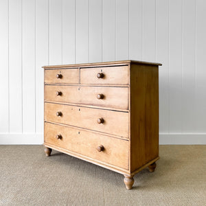 A 19th Century English Chest of Drawers/Dresser