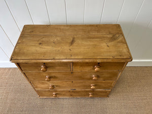 An Antique English Pine Chest of Drawers/Dresser c1890