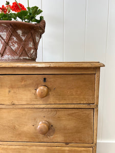 An Antique English Pine Chest of Drawers/Dresser c1890