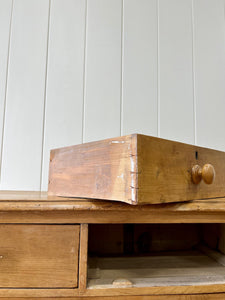 An Antique English Pine Chest of Drawers/Dresser c1890