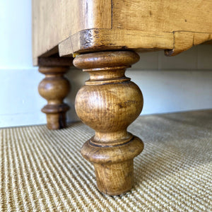 An Antique English Pine Chest of Drawers Dresser Tulip Feet c1890