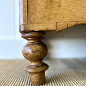 An Antique English Pine Chest of Drawers Dresser Tulip Feet c1890