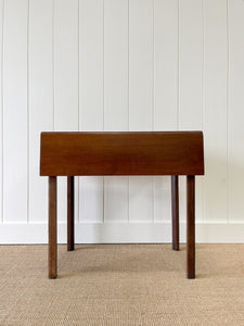 A Georgian English Mahogany Country-Made Pembroke table c1800