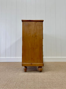 An Antique English Pine Chest of Drawers/Dresser c1890