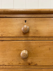 An Antique English Pine Chest of Drawers/Dresser c1890