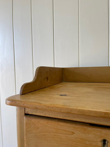 An Antique English Pine Chest of Drawers Dresser with Porcelain Knobs c1890