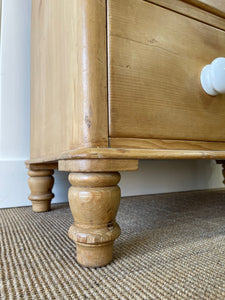 An Antique English Pine Chest of Drawers Dresser with Porcelain Knobs c1890