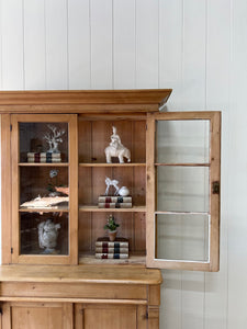 A Early 19th Century English Pine Bookcase