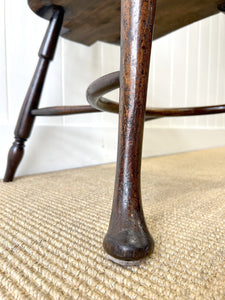 A Set of 5 Windsor Ash and Elm Side Chairs with Cabriole Forelegs and Crinoline Stretcher