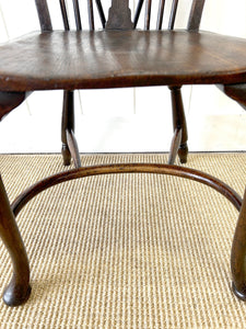 A Set of 5 Windsor Ash and Elm Side Chairs with Cabriole Forelegs and Crinoline Stretcher