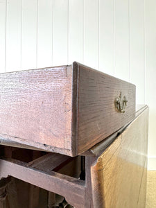 A Very Good and Large Antique English Country Oak Drop Leaf Gate Leg Table