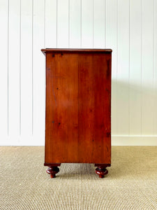 A 19th Century English Chest of Drawers/Dresser