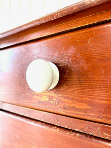 A 19th Century English Chest of Drawers/Dresser