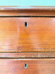 A 19th Century English Chest of Drawers/Dresser