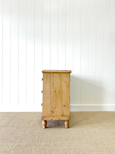 An Antique English Pine Chest of Drawers/Dresser c1890