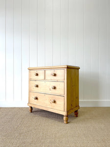 An Antique English Pine Chest of Drawers/Dresser c1890