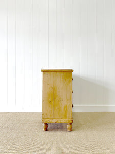 An Antique English Pine Chest of Drawers/Dresser c1890