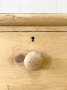 An Antique English Pine Chest of Drawers/Dresser c1890