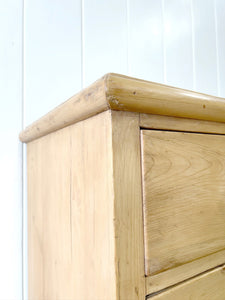 An Antique English Pine Chest of Drawers/Dresser c1890