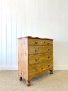 A 19th Century English Chest of Drawers/Dresser