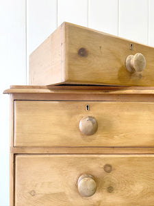 A 19th Century English Chest of Drawers/Dresser