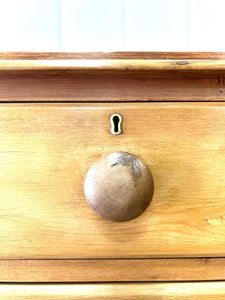 A 19th Century English Chest of Drawers/Dresser