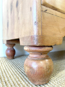 A 19th Century English Chest of Drawers/Dresser