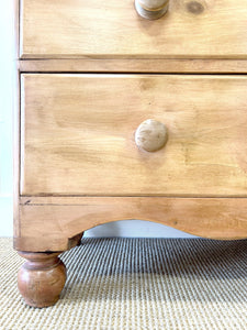 A 19th Century English Chest of Drawers/Dresser