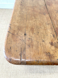 An English Country Pine 5.5 ft Kitchen Dining Table