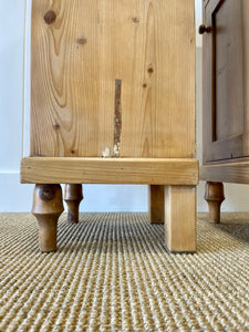 A Charming Set of English Pine Nightstands c1890