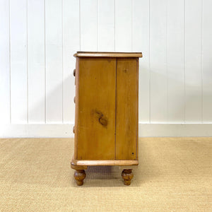 An Antique English Pine Chest of Drawers/Dresser Tulip Feet c1890