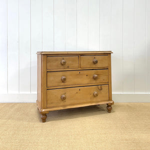 An Antique English Pine Chest of Drawers/Dresser Tulip Feet c1890