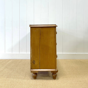 An Antique English Pine Chest of Drawers/Dresser Tulip Feet c1890