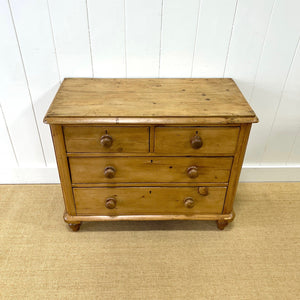 An Antique English Pine Chest of Drawers/Dresser Tulip Feet c1890