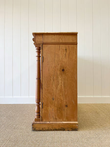 A Handsome English 19th Century Pine Cupboard with Wooden Knobs