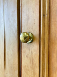 A Handsome English 19th Century Pine Cupboard with Wooden Knobs