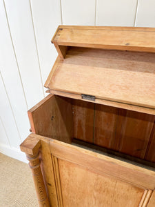 A Handsome English 19th Century Pine Cupboard with Wooden Knobs