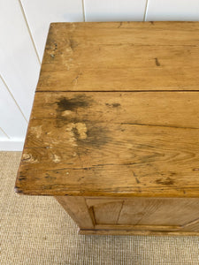 A Handsome English 19th Century Pine Cupboard with Wooden Knobs