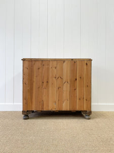 A Charming English 19th Century Pine Cupboard with Wooden Knobs