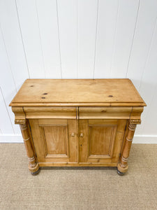 A Charming English 19th Century Pine Cupboard with Wooden Knobs