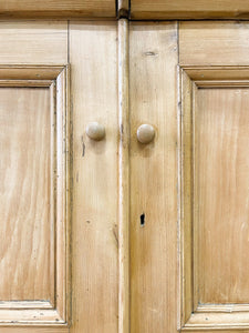 A Charming English 19th Century Pine Cupboard with Wooden Knobs