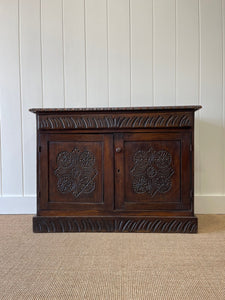 A Handsome English or Welsh Early 19th Century Oak Cupboard with Wooden knob