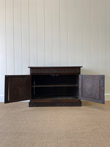 A Handsome English or Welsh Early 19th Century Oak Cupboard with Wooden knob