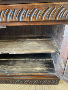 A Handsome English or Welsh Early 19th Century Oak Cupboard with Wooden knob