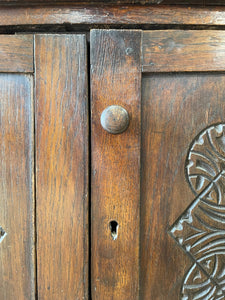 A Handsome English or Welsh Early 19th Century Oak Cupboard with Wooden knob