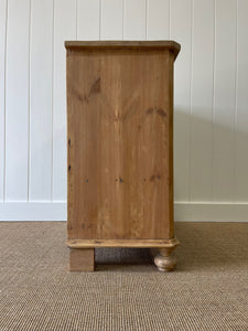 An Antique Pine Chest of Drawers/Dresser c1890