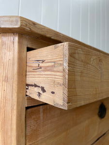 An Antique Pine Chest of Drawers/Dresser c1890