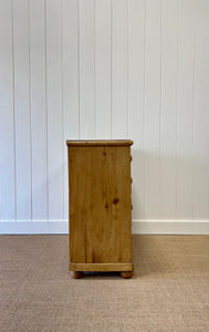 An Antique English Pine Chest of Drawers/Dresser c1890