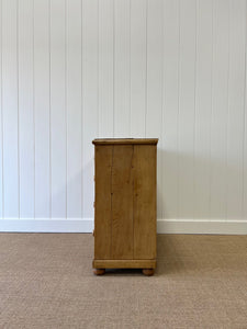 An Antique English Pine Chest of Drawers/Dresser c1890